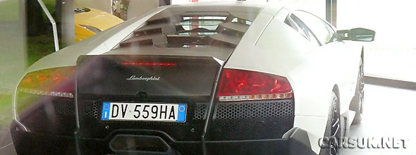 The Lamborghini LP6704 Super Veloce with standard rear wing