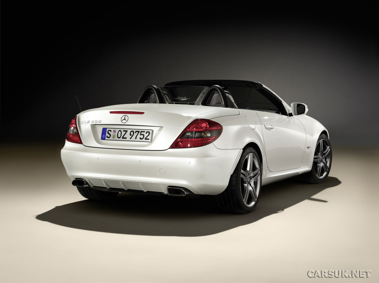 Mercedes SLK 2LOOK Edition launched
