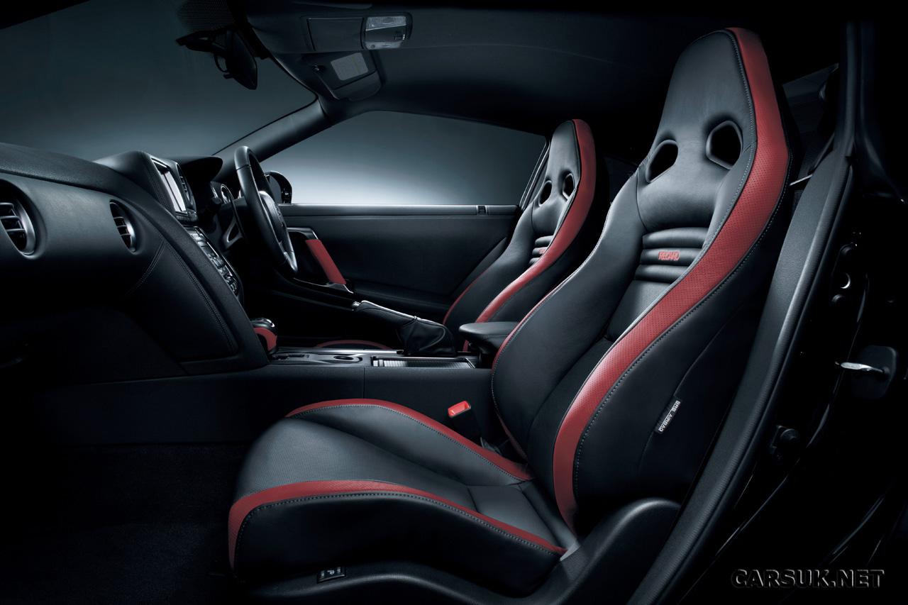 Nissan gt r салон