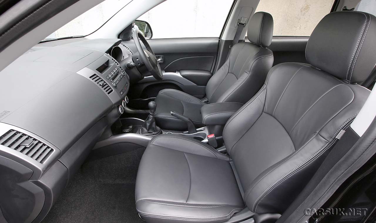 Peugeot 4007 салон