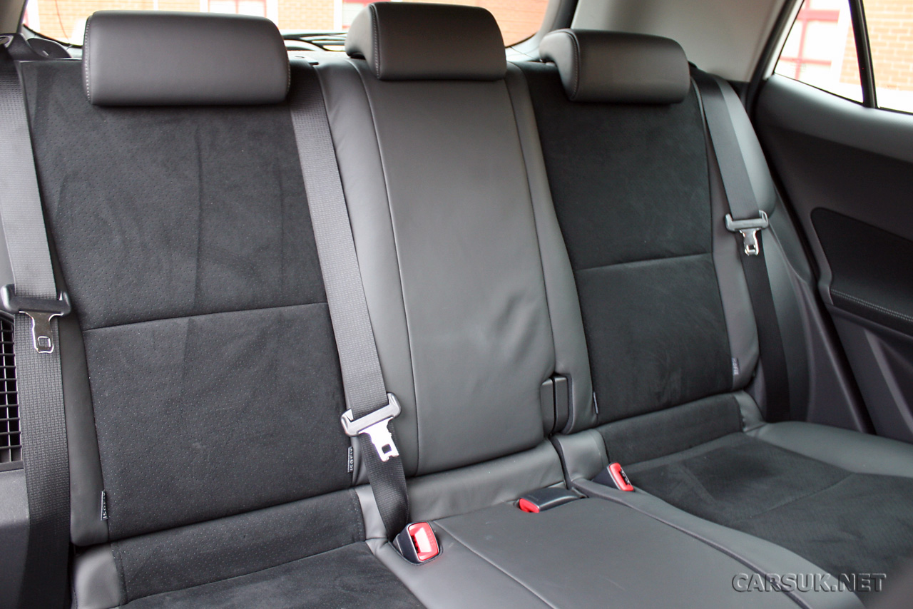 Toyota Auris Hybrid Review