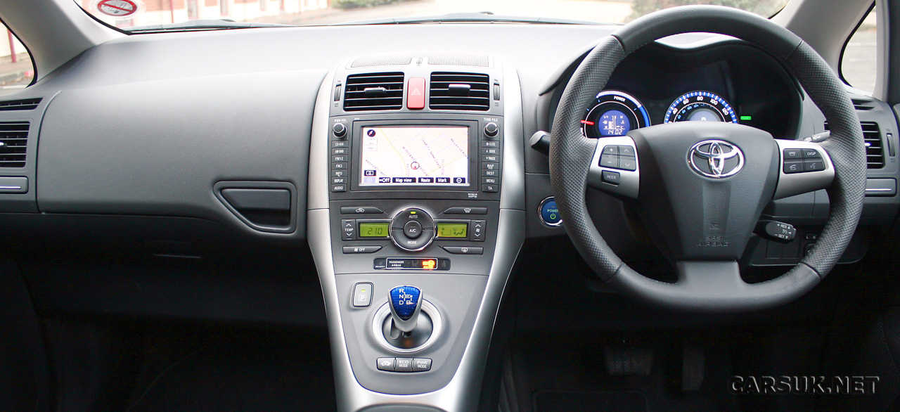 Toyota Auris Hybrid Review