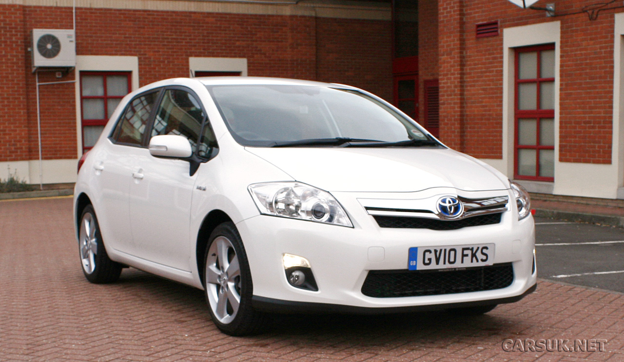 Toyota Auris Hybrid Review