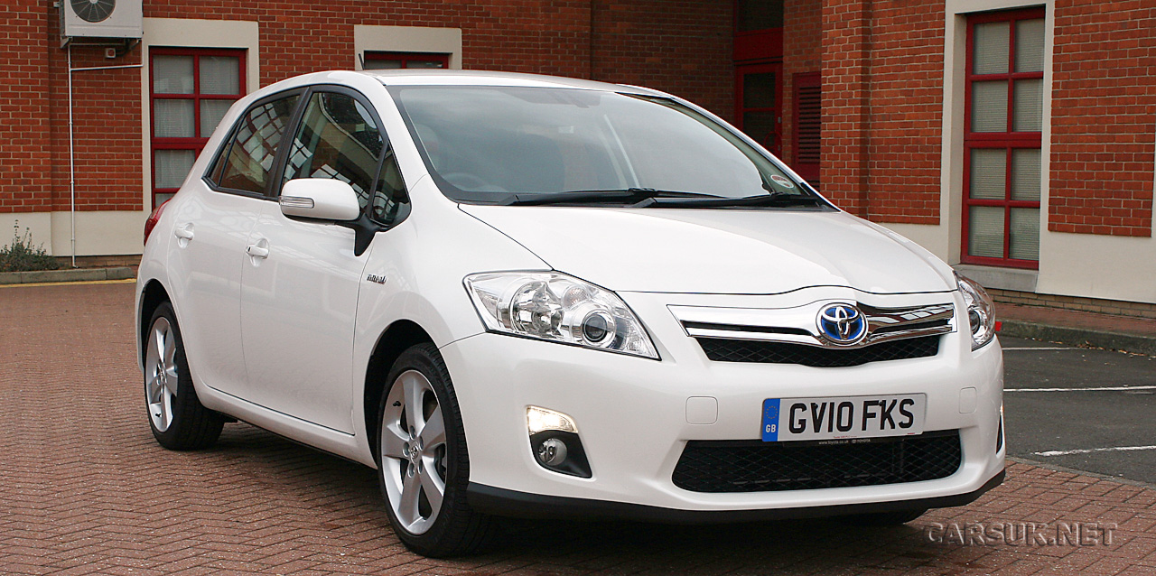 Toyota Auris Hybrid Review