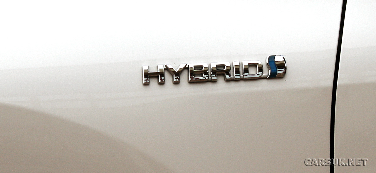 Toyota Auris Hybrid Review