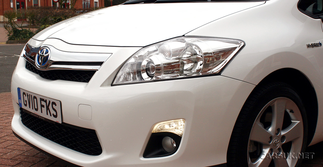 Toyota Auris Hybrid Review