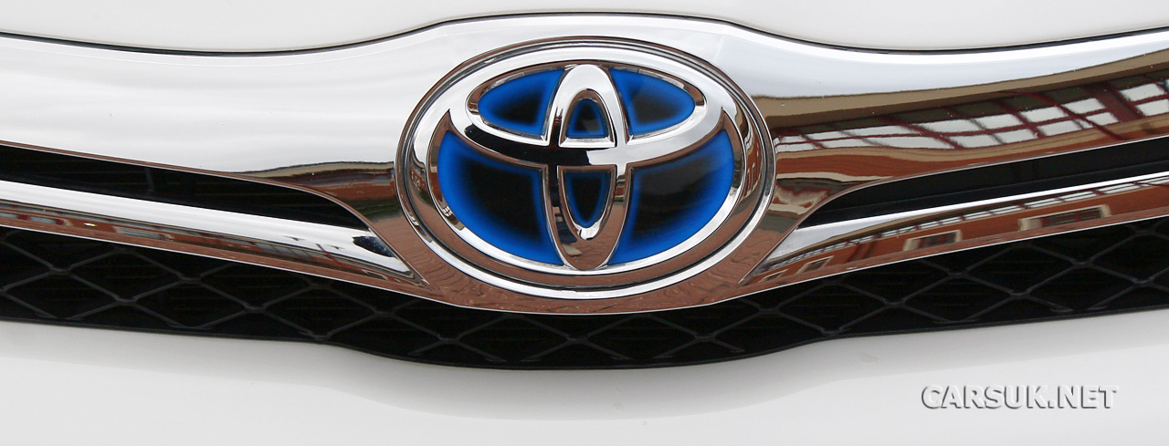 Toyota Auris Hybrid Review