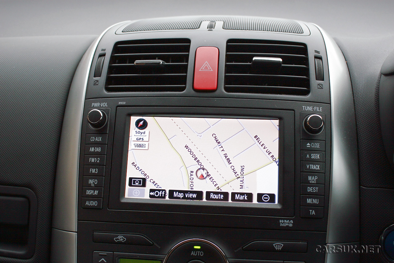 Toyota Auris Hybrid Review