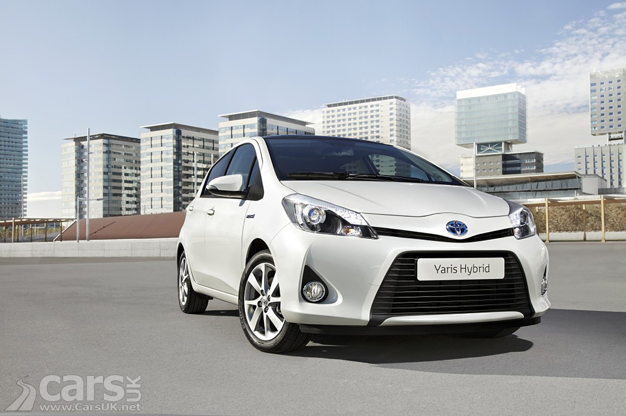 Toyota Yaris Hybrid: First photos of the production hybrid