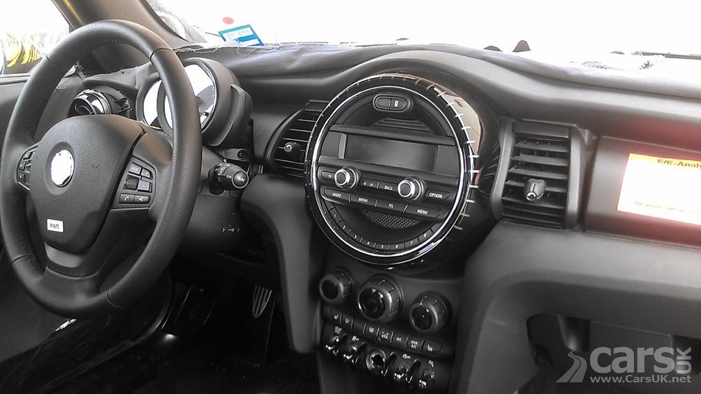 MINI 3 Dashboard spy photo