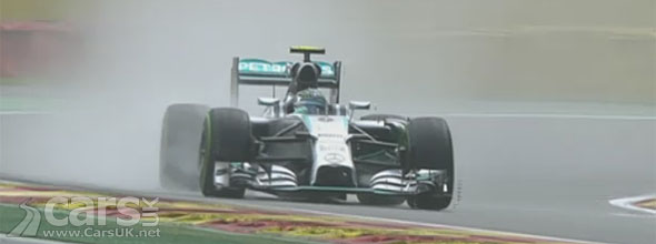 Photo Rosberg takes pole in Belgium in the rain