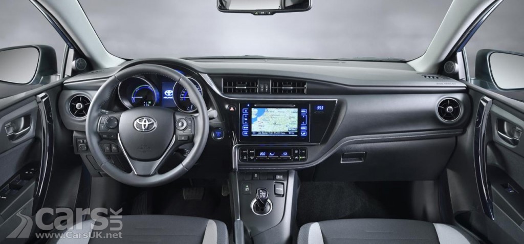 Photo Toyota Avensis facelift. interior
