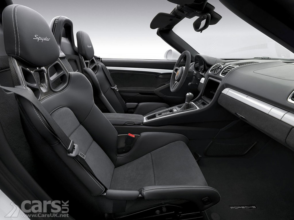 New Porsche Boxster Spyder interior