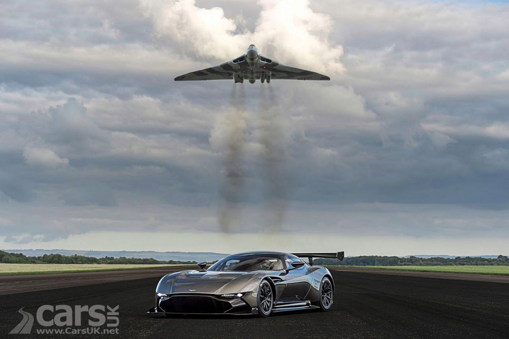 Photo Aston Martin Vulcan meet the Vulcan Bomber