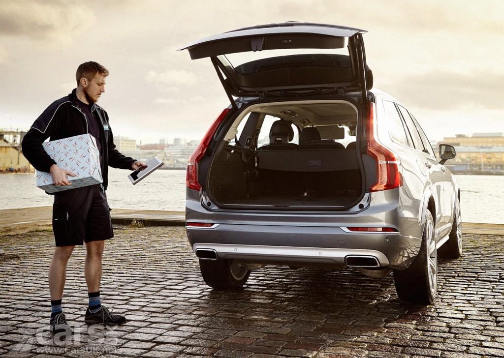 Photo Christmas shopping delivered to Volvo