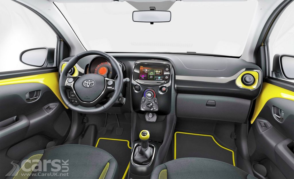 Photo New Toyota Aygo x-cite interior