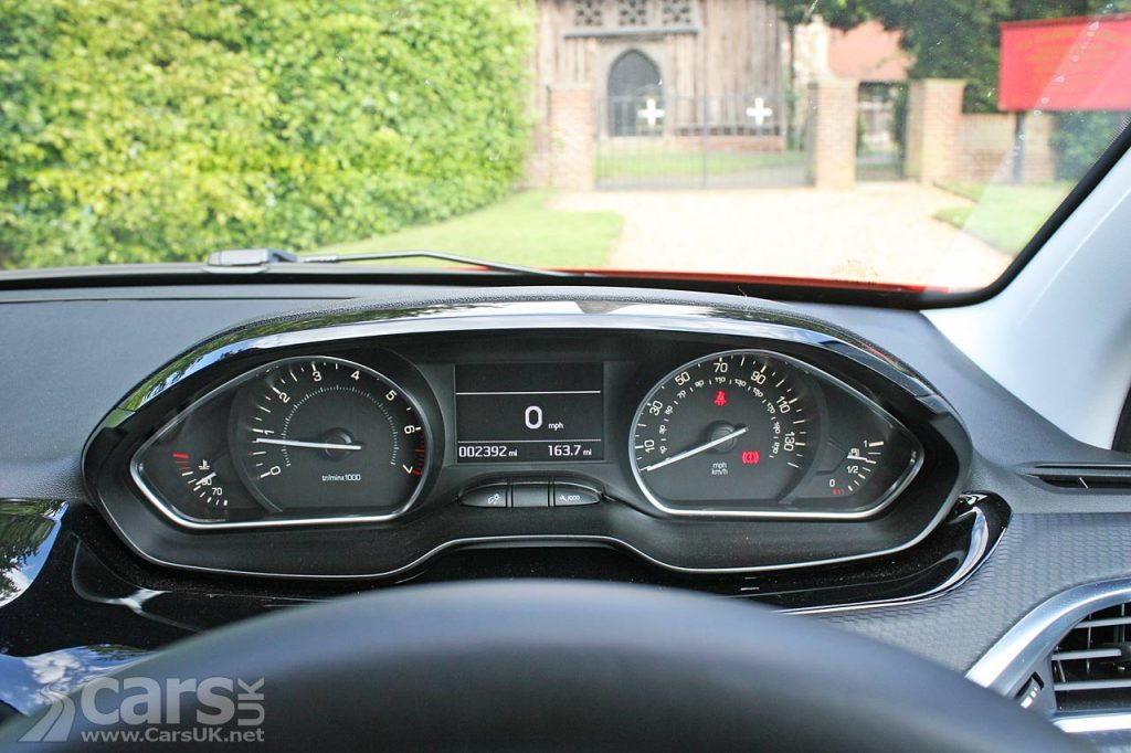 Photo Peugeot 208 1.2 PureTech Instruments