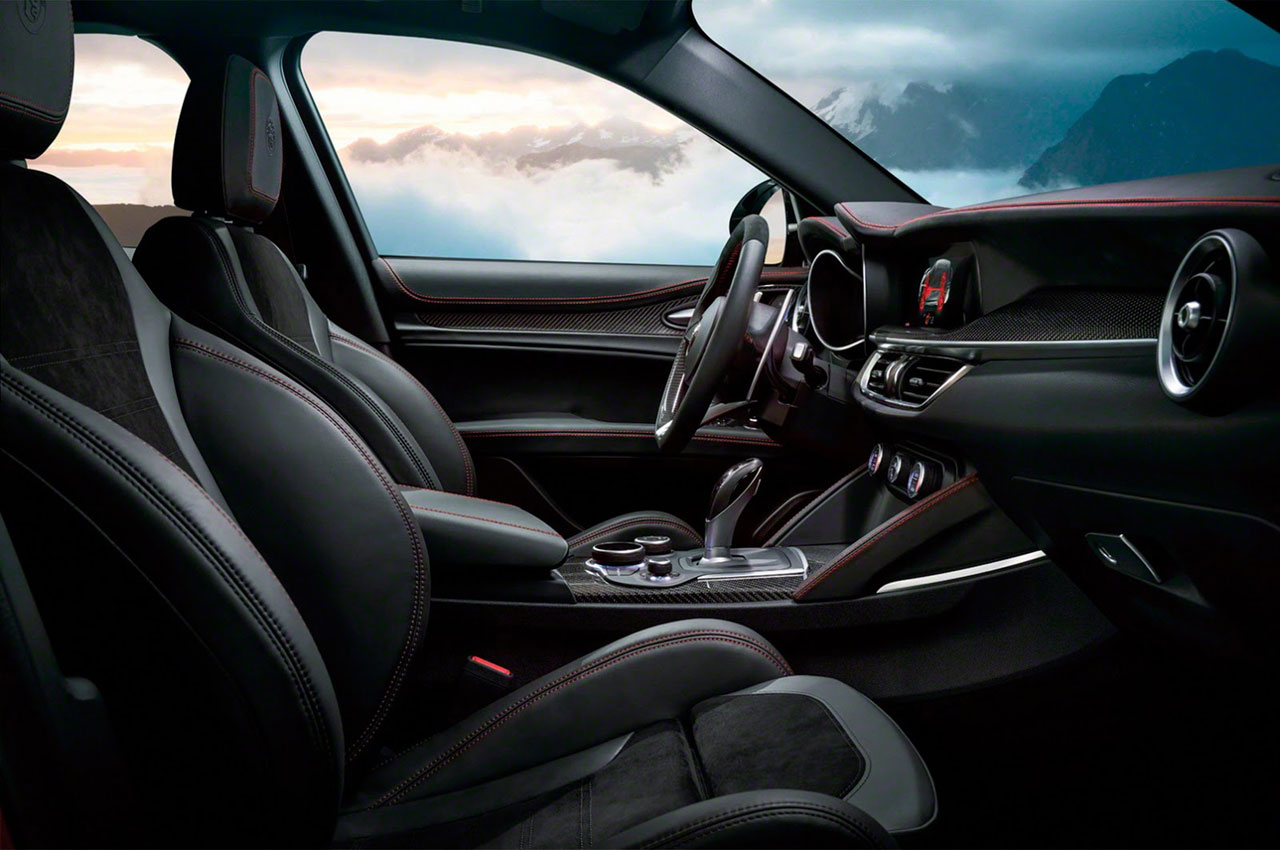 Photo Alfa Romeo Stelvio SUV Interior