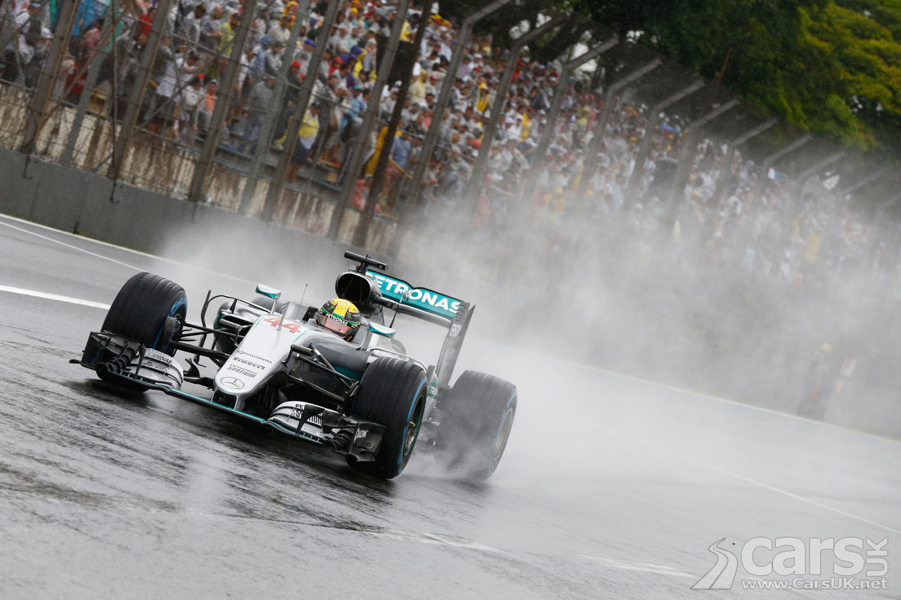 photo Hamilton wins the Brazilian Grand Prix in the rain