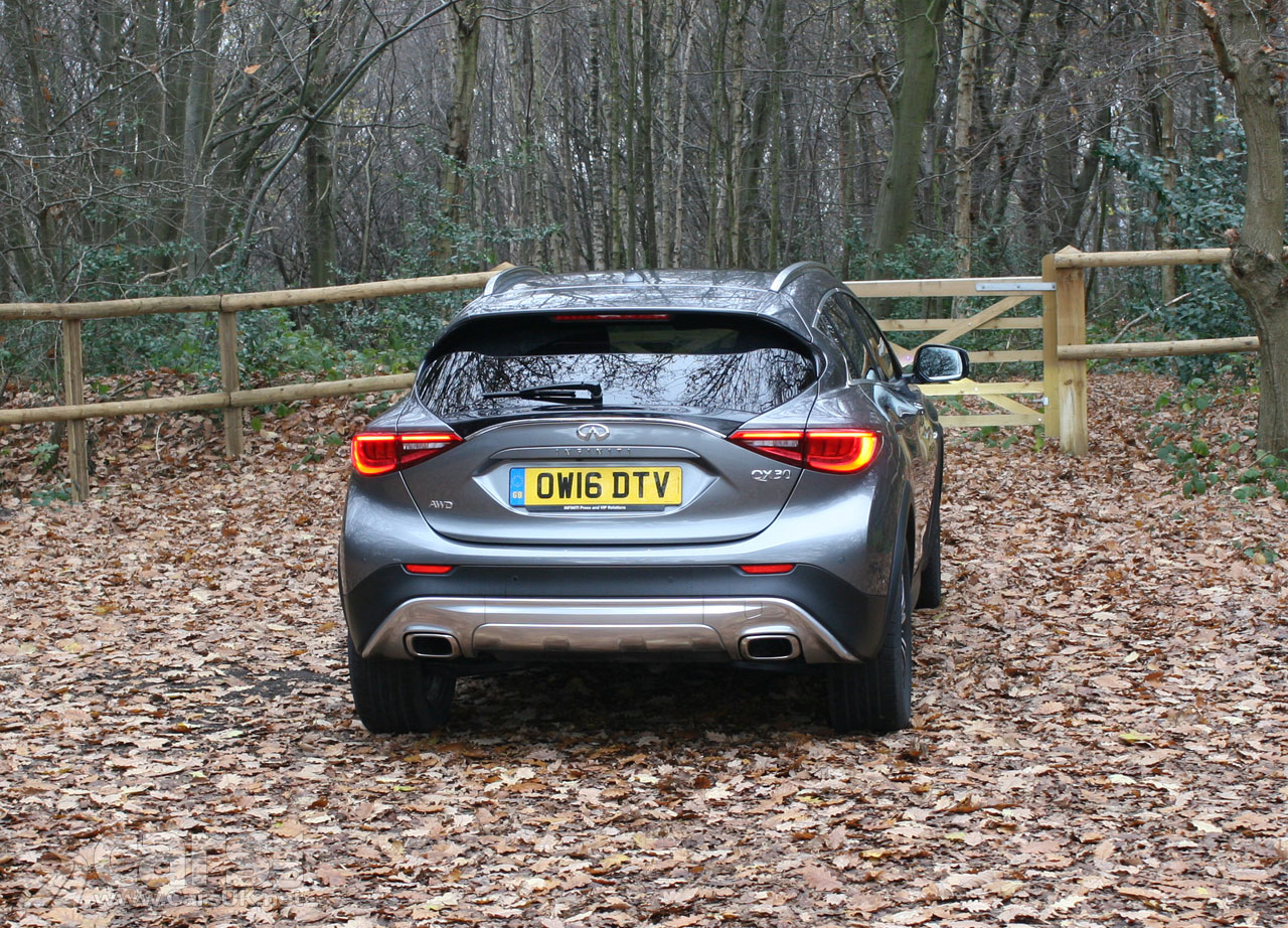 Photo Infiniti QX30 2.2d Premium Tech Rear View
