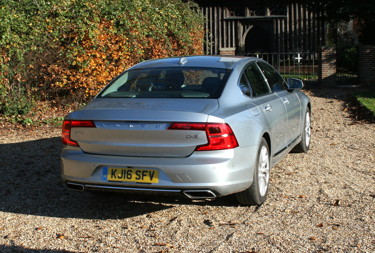 Photo Volvo S90 D4 Inscription Rear View