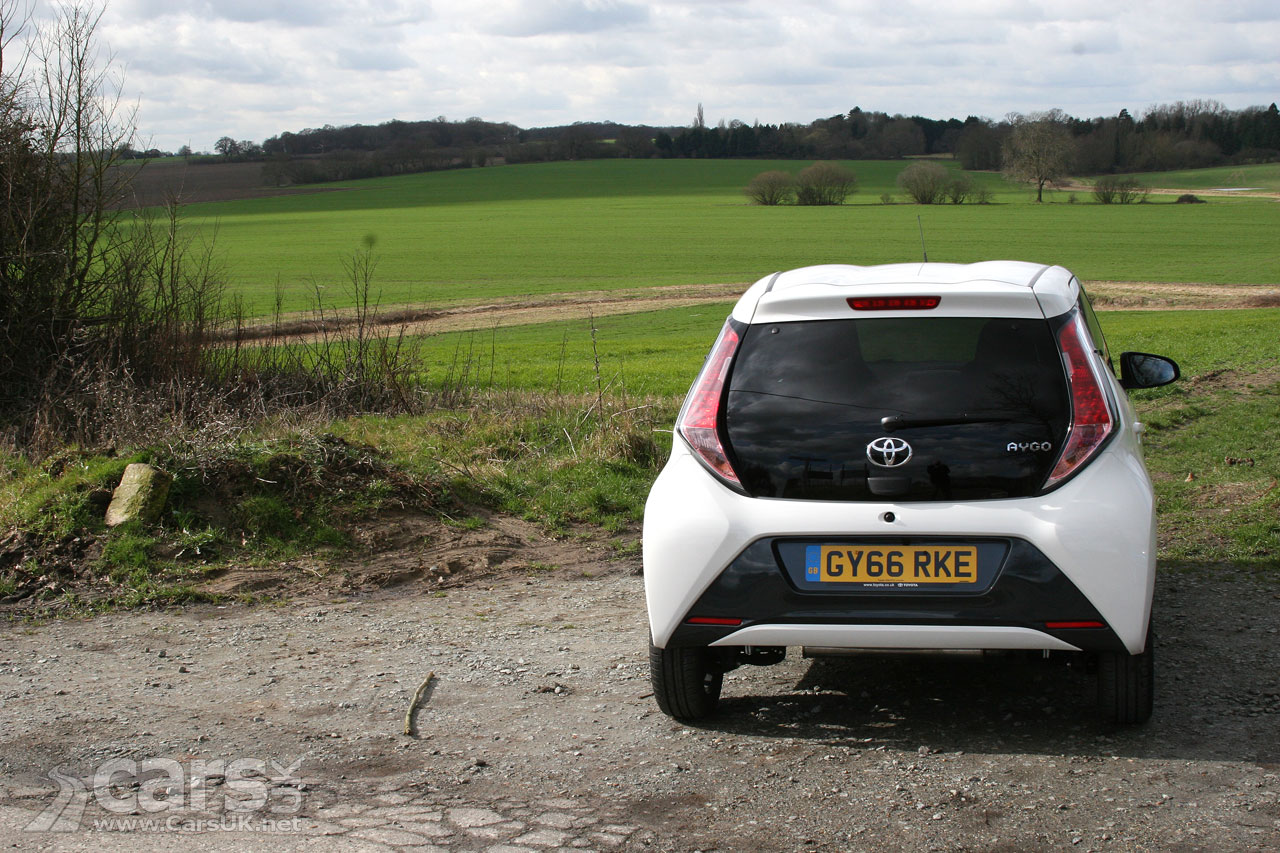 Photo 2017 Toyota Aygo X-Style Rear View