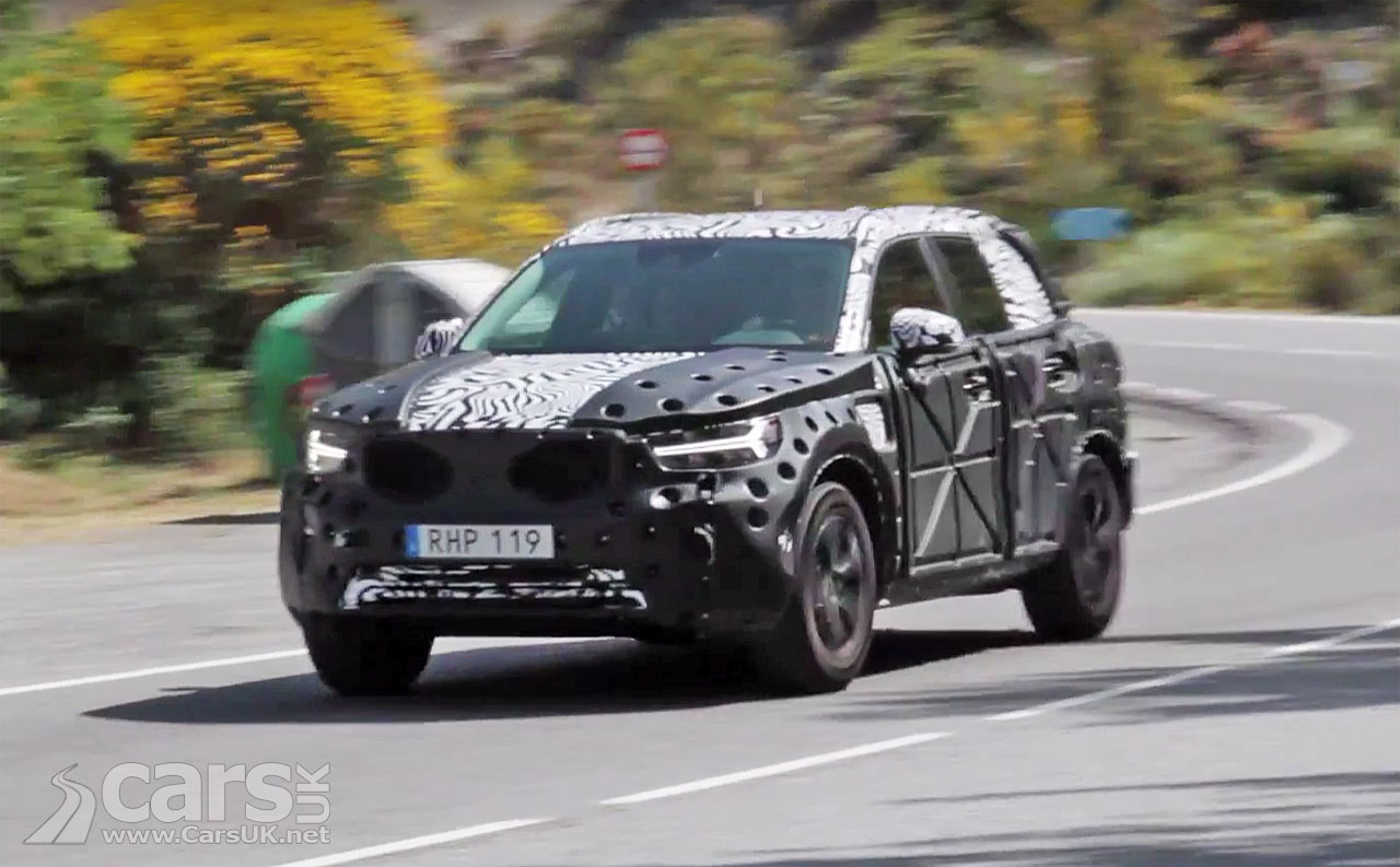 Photo Volvo XC40 SPIED on video