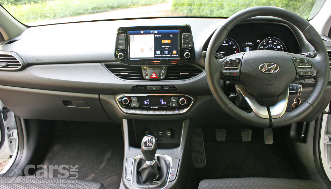 Photo of the interior of the 2017 Hyudnai i30 SE Nav