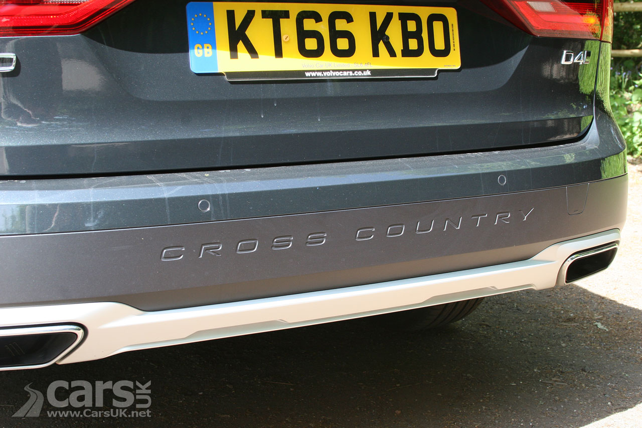 Photo V90 D4 Cross Country Rear View