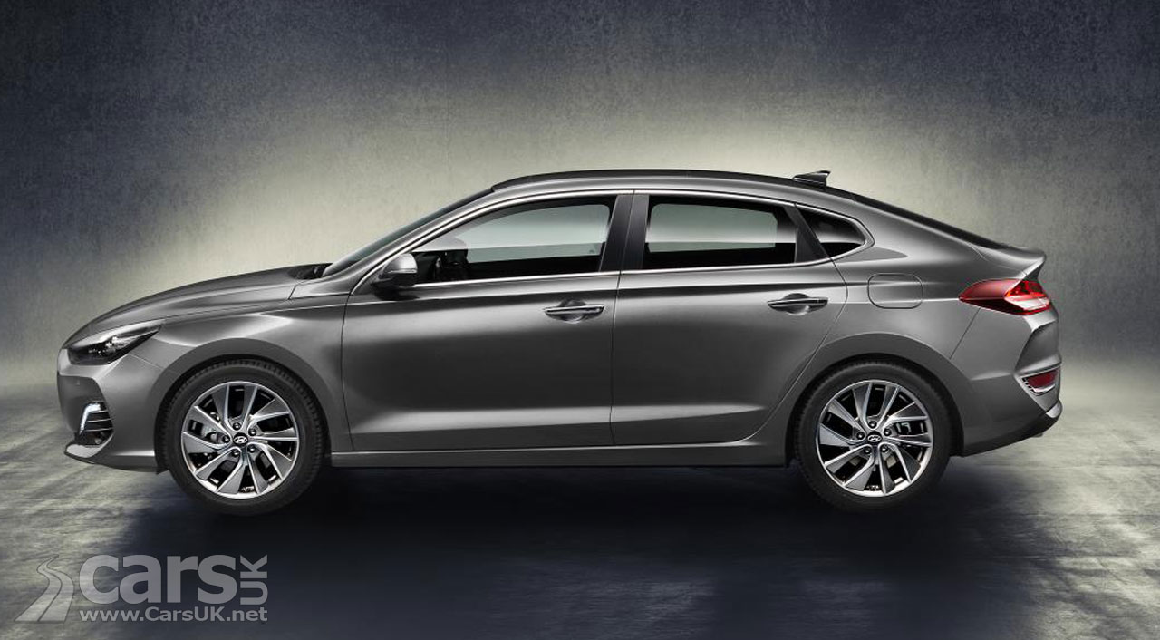 Hyundai i30 Fastback Side View