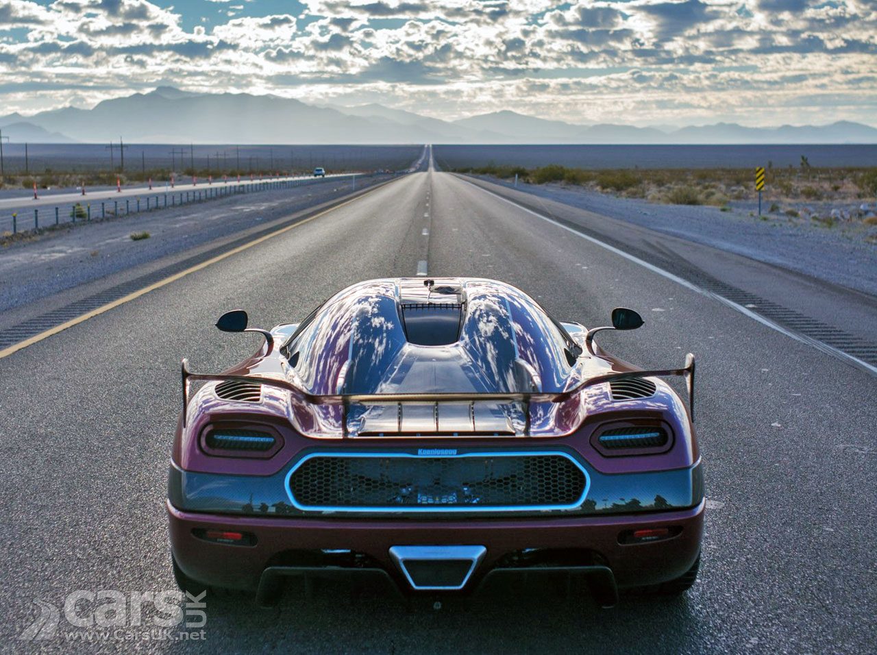 Koenigsegg Agera RS SMASHES World Speed Record