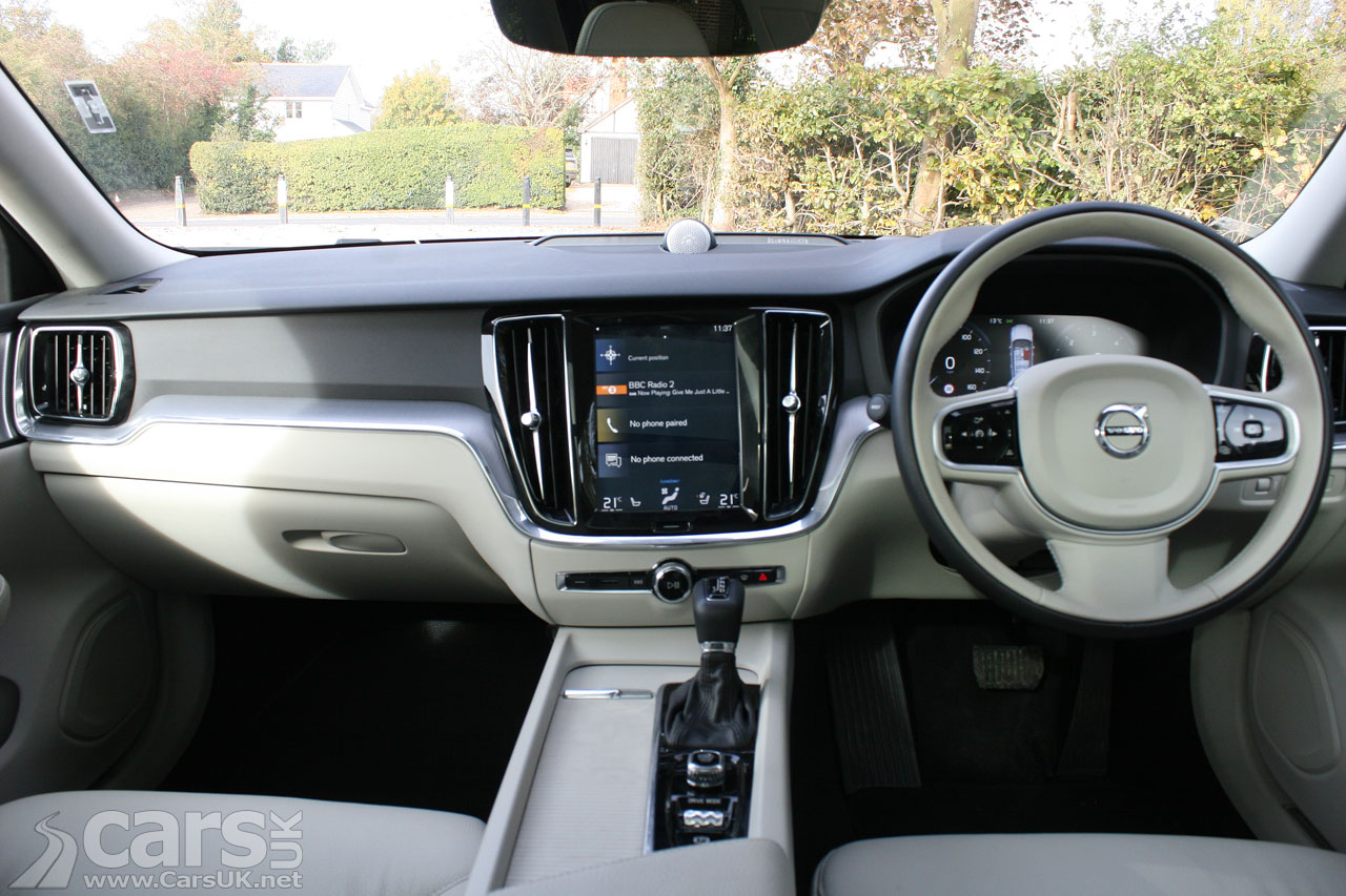 2019 Volvo V60 D4 Momentum Pro Review Photo