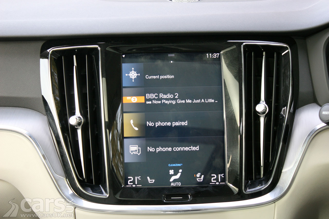 2019 Volvo V60 D4 Momentum Pro Review Photo
