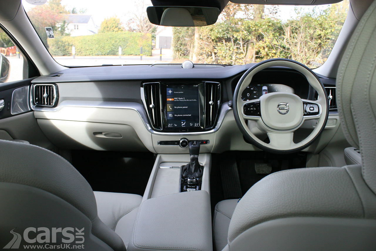 2019 Volvo V60 D4 Momentum Pro Review Photo