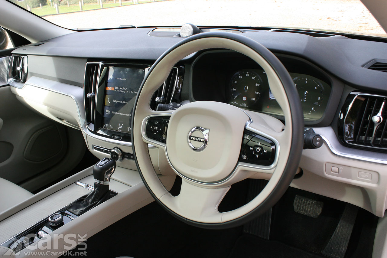 2019 Volvo V60 D4 Momentum Pro Review Photo