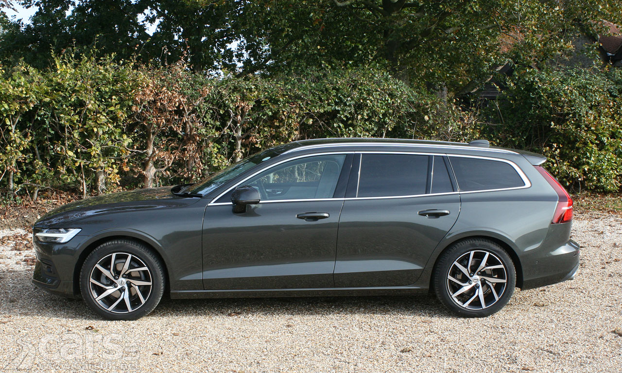 2019 Volvo V60 D4 Momentum Pro Review Photo
