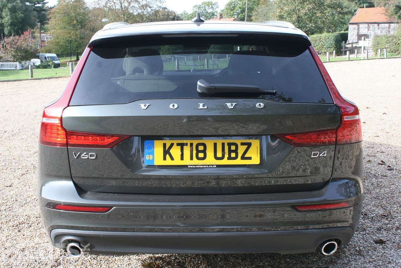 2019 Volvo V60 D4 Momentum Pro Review Photo