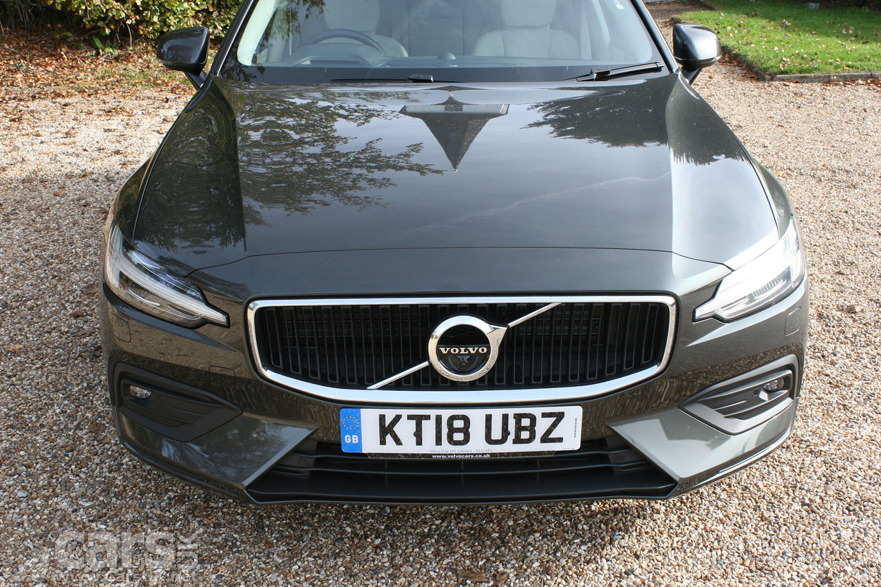 2019 Volvo V60 D4 Momentum Pro Review Photo