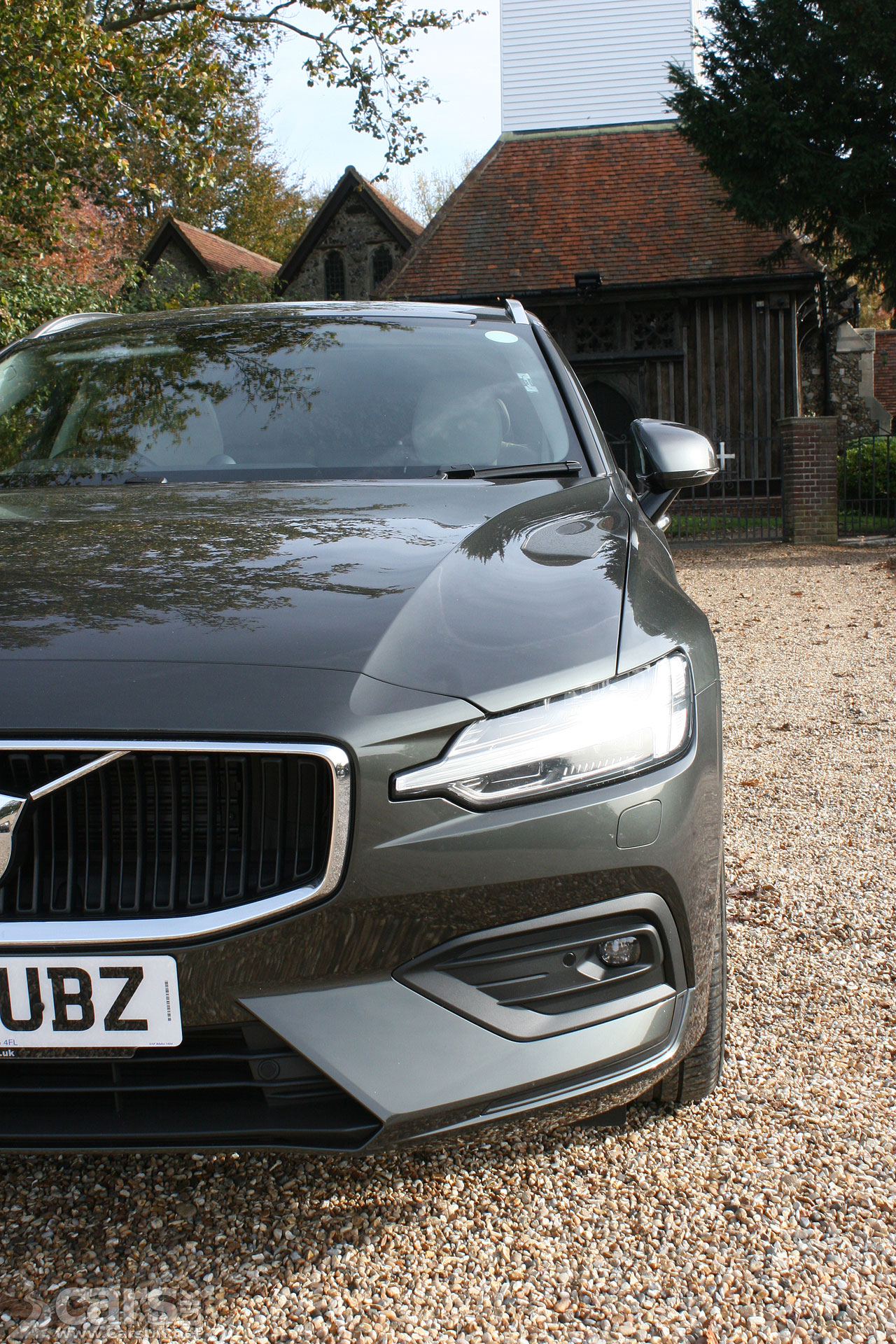 2019 Volvo V60 D4 Momentum Pro Review Photo