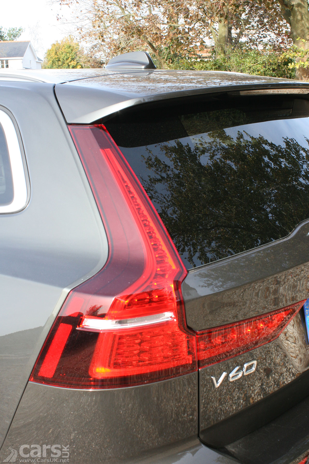 2019 Volvo V60 D4 Momentum Pro Review Photo