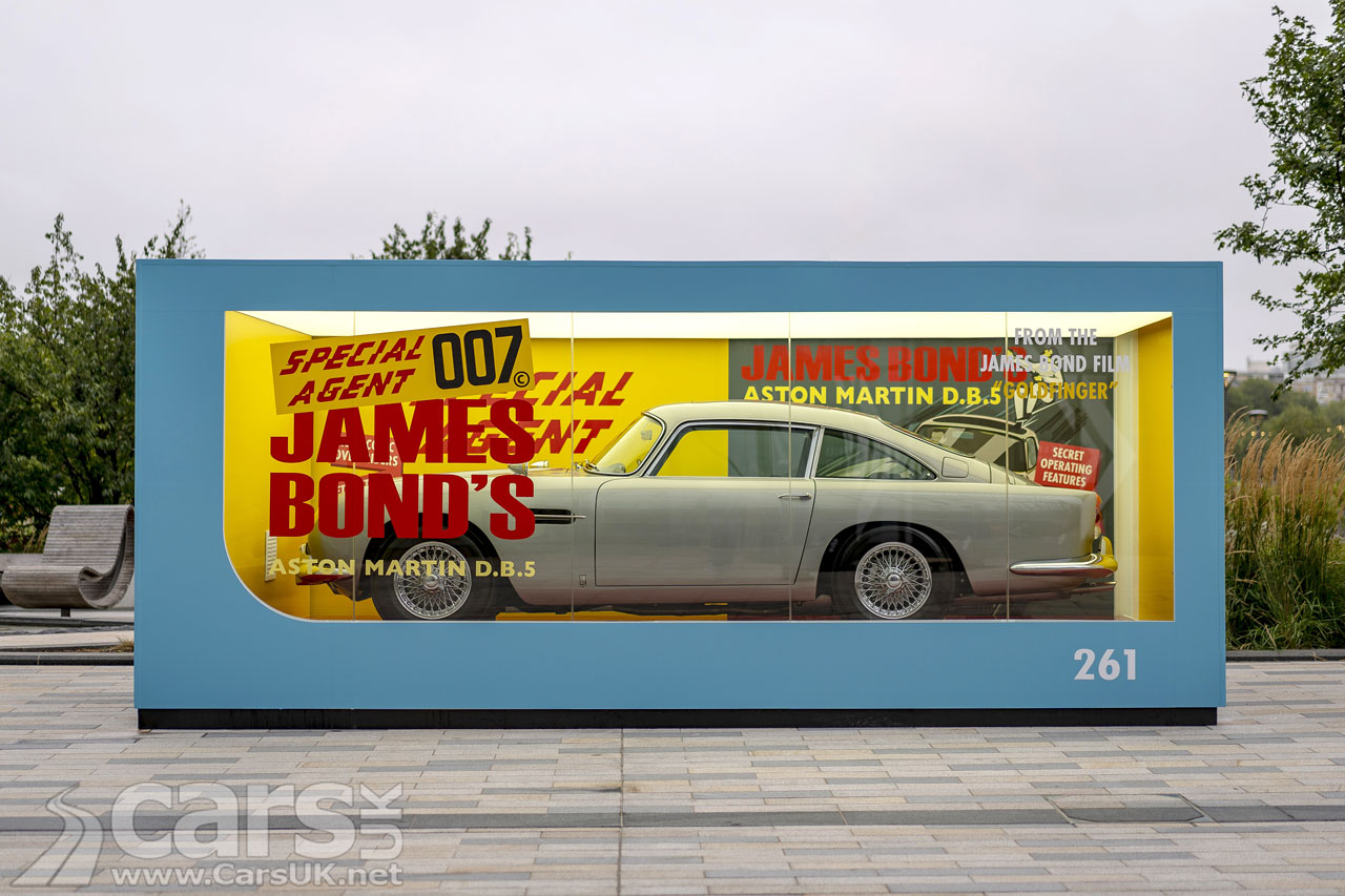 Photo Aston Martin DB5 in a Corgi Box