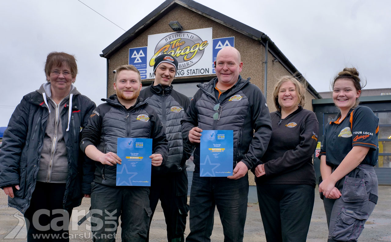 The Garage (Whitburn) Team - winners of the Garage Star Awards 2021