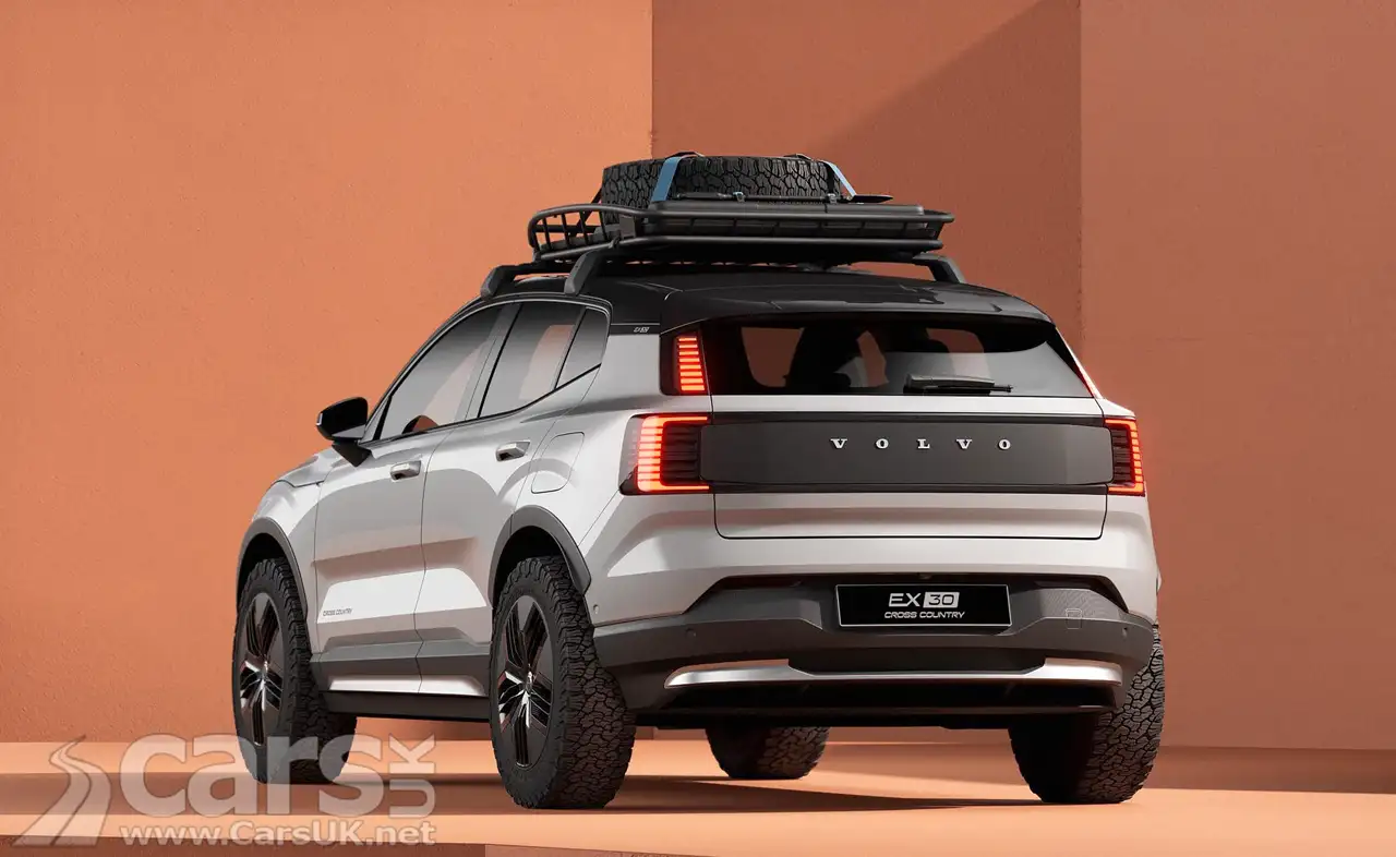 Volvo EX30 Cross Country rear view