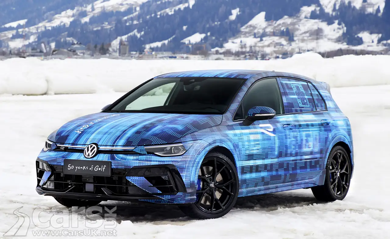 New Volkswagen Golf R REVEALED in the snow