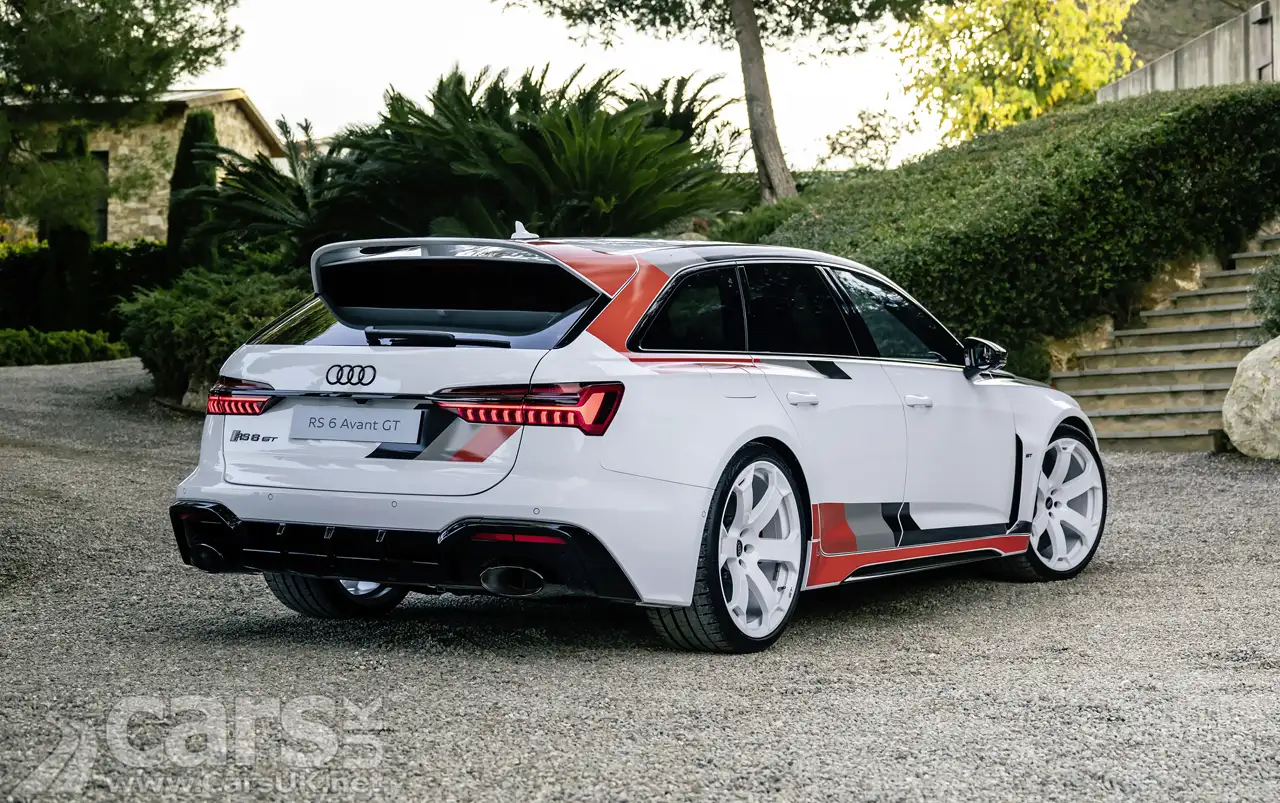 Audi RS 6 Avant GT rear view