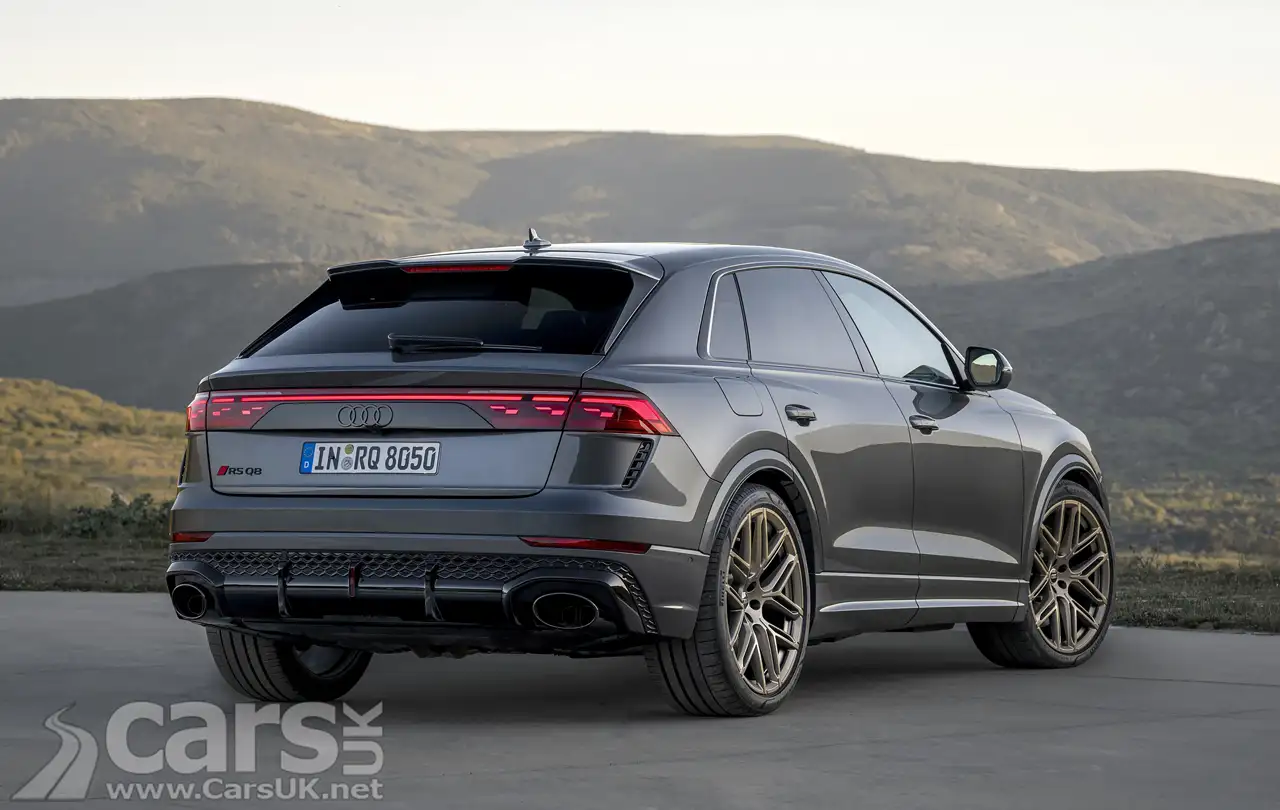 2024 Audi RS Q8 Performance rear view