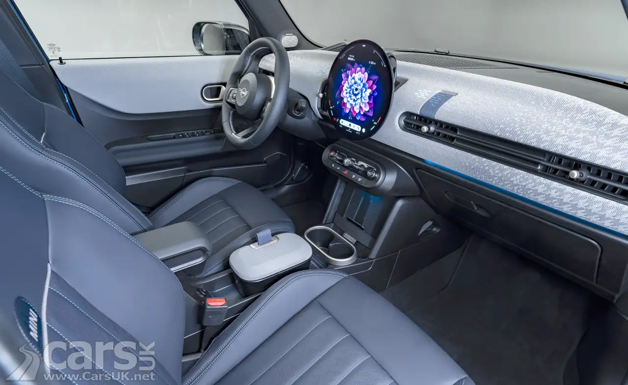 2024 MINI Cooper 5-Door interior
