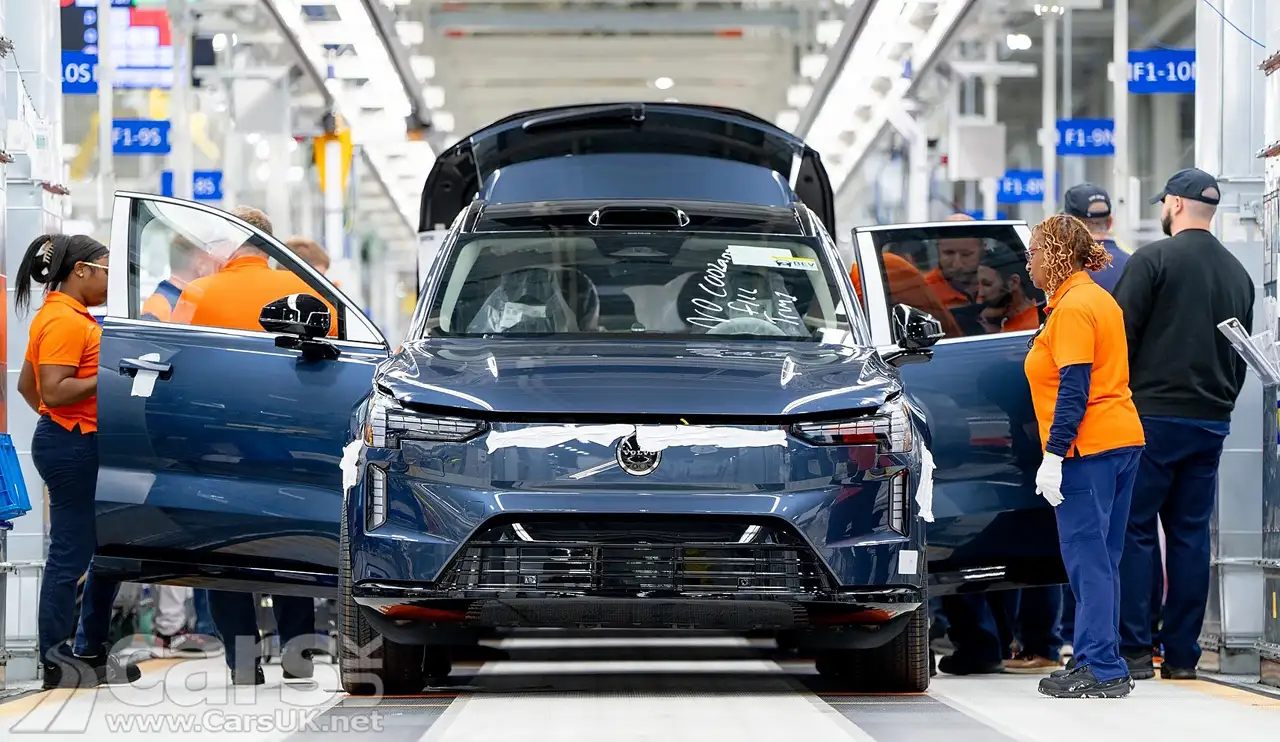Firts electric Volvo EX90 on the production line in USA