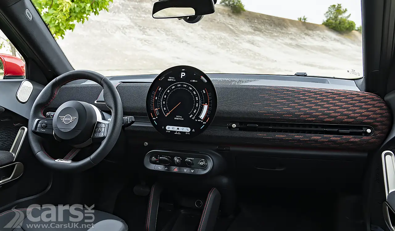 Electric MINI Cooper and MINI Aceman John Cooper Works interior
