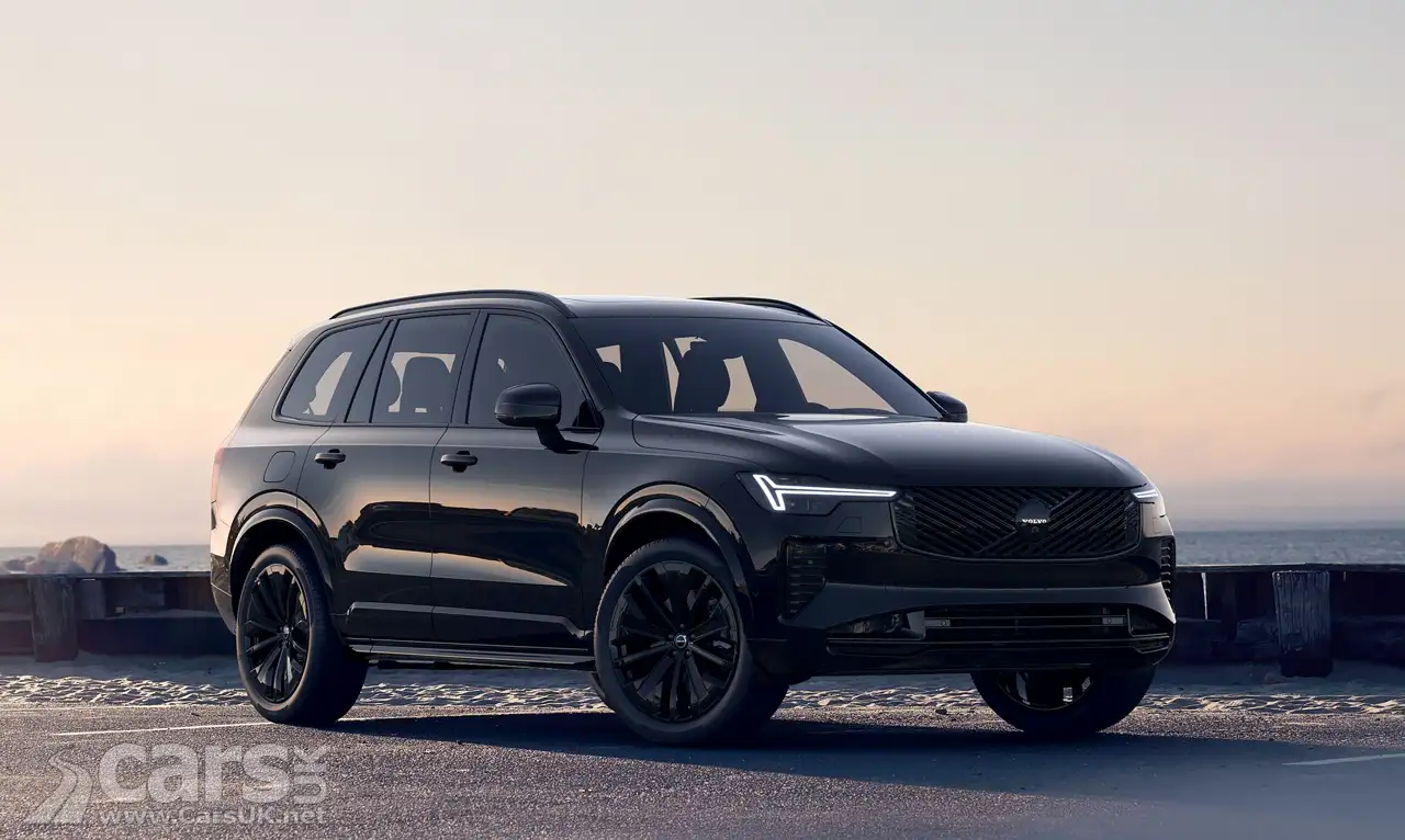 New Volvo XC90 BLACK EDITION front view static 